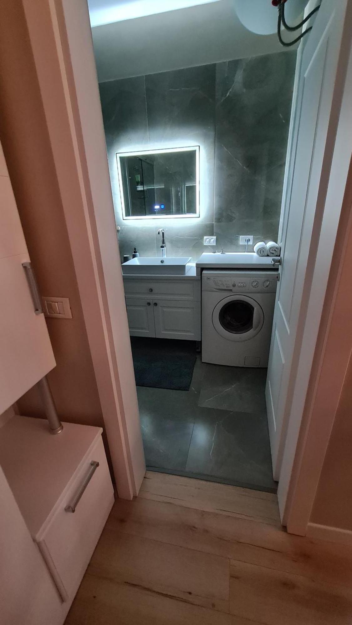 Family-Friendly Apt At 21 Dhjetori W/Self Check-In Тирана Екстер'єр фото