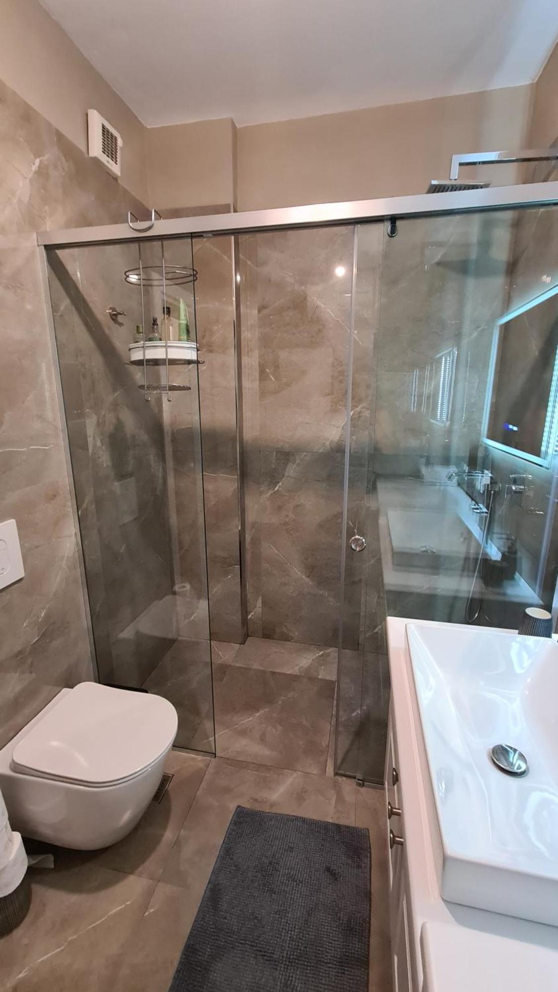 Family-Friendly Apt At 21 Dhjetori W/Self Check-In Тирана Екстер'єр фото